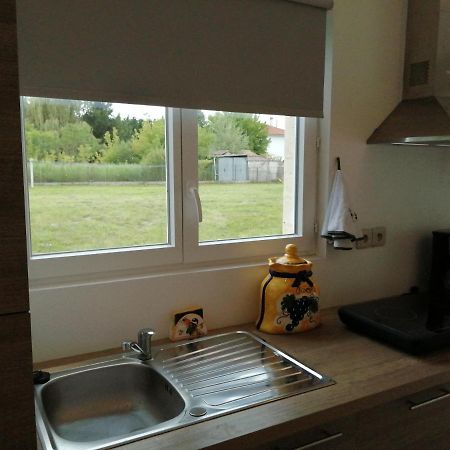 La Petite Maison Des Vignes Les Eglisottes-et-Chalaures Extérieur photo